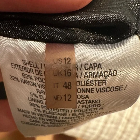 T Tahari Black Sleeveless Sheath Dress Women’s Size 12 Classic Little Black Dres - Picture 5 of 9